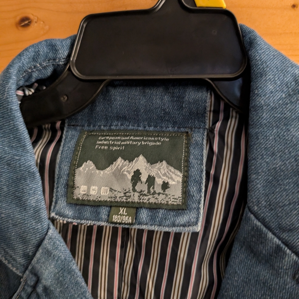 Jean jacket - Picture 2 of 7